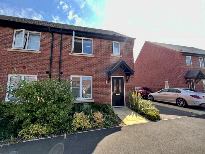 3 Bedroom Semi-Detached House To Rent In Hampton Lane, Highfields, DE23