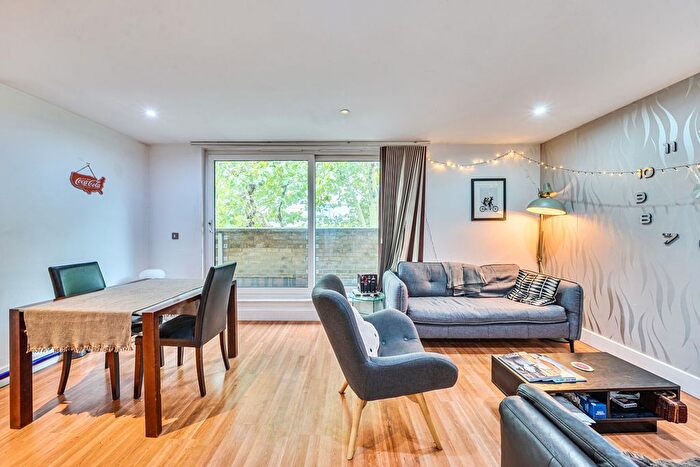 3 Bedroom Flat For Sale In Alscot Road, London, SE1