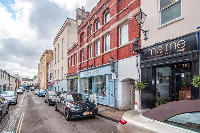 3 Bedroom Apartment To Rent In Waterloo Street, Clifton, BS8