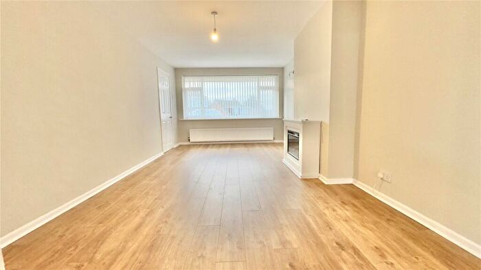 3 Bedroom Semi-Detached House For Sale In Wendover Close, Prenton, Merseyside, CH43