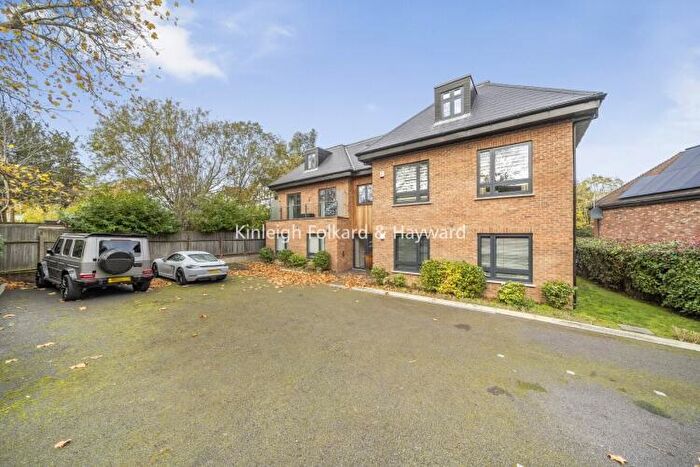 2 Bedroom Apartment To Rent In Bickley Park Road Bromley, BR1