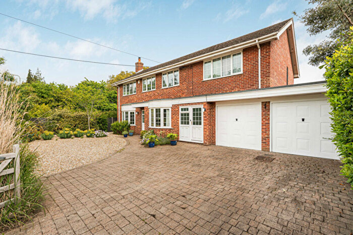 5 Bedroom Detached House For Sale In Foxhall Road, Didcot, OX11