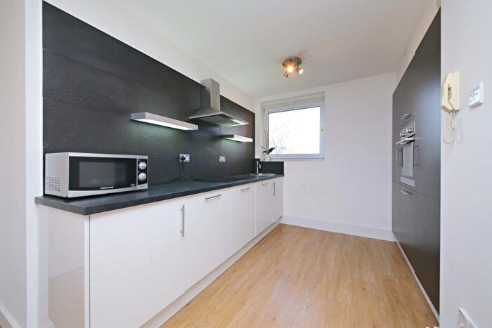 2 Bedroom Apartment To Rent In Dormans Close, HA6