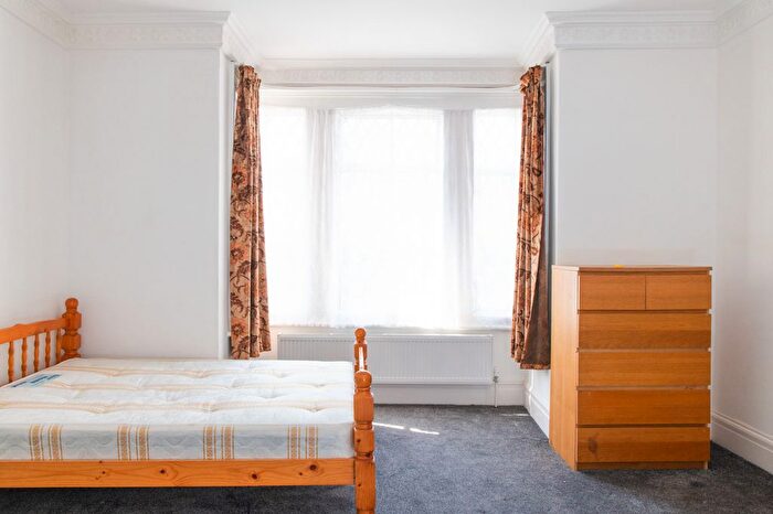 2 Bedroom Flat To Rent In Latymer Road, London, N9