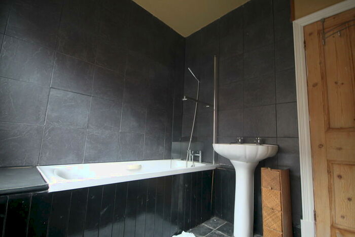 6 Bedroom Terraced House To Rent In Hinckley Road, Leicester, , West End, LE3