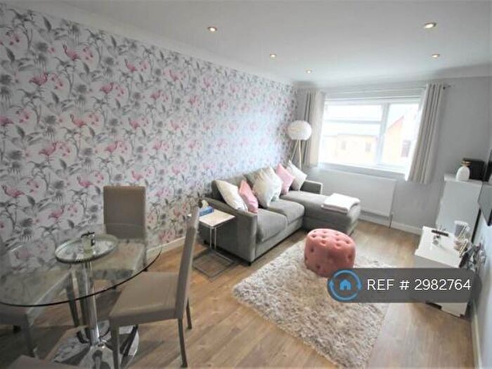 1 Bedroom Flat To Rent In Thornton House, London, E11