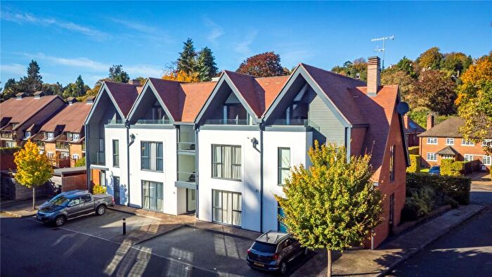 2 Bedroom Penthouse For Sale In Chestnut Avenue, Guildford, Surrey, GU2