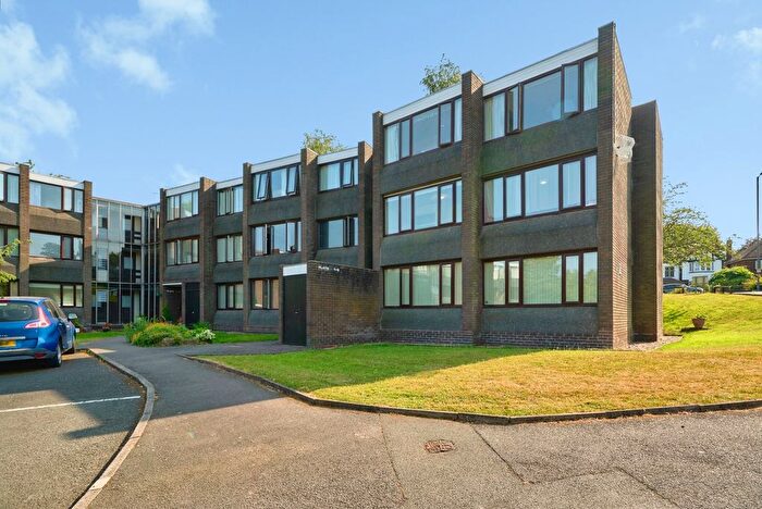 2 Bedroom Flat For Sale In Parklands Gardens, Walsall, West Midlands, WS1