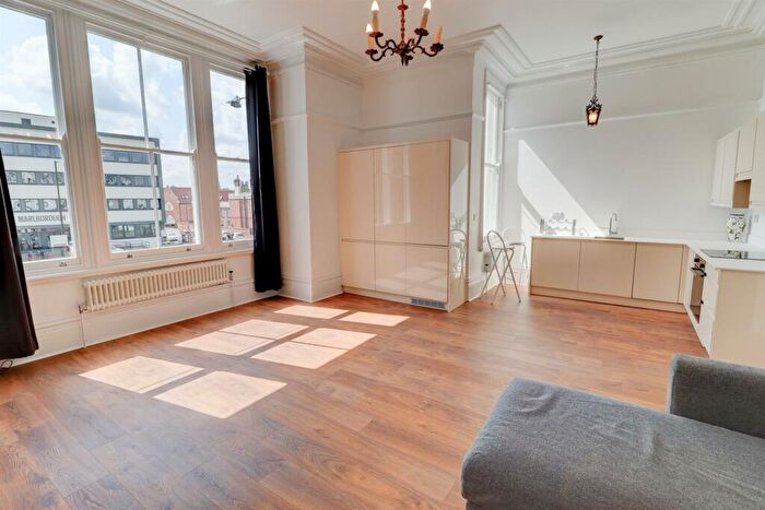 1 Bedroom Apartment For Sale In Holly Walk, Leamington Spa, CV32