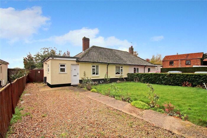 3 Bedroom Bungalow For Sale In The Street, Rockland St. Mary, Norwich, Norfolk, NR14