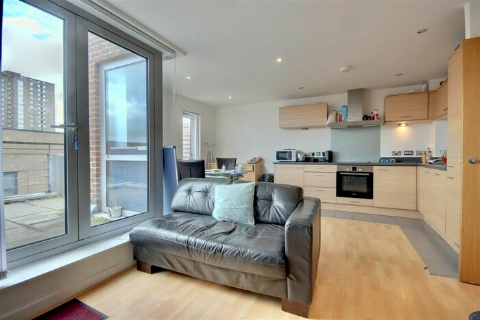 2 Bedroom Flat To Rent In Hamburg House, Cross Street, Portsmouth, PO1