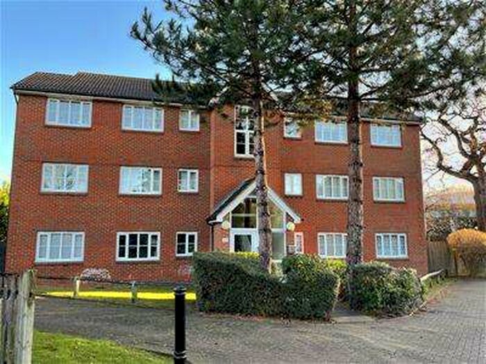 2 Bedroom Flat To Rent In Croft Court, Borehamwood, Borehamwood, WD6