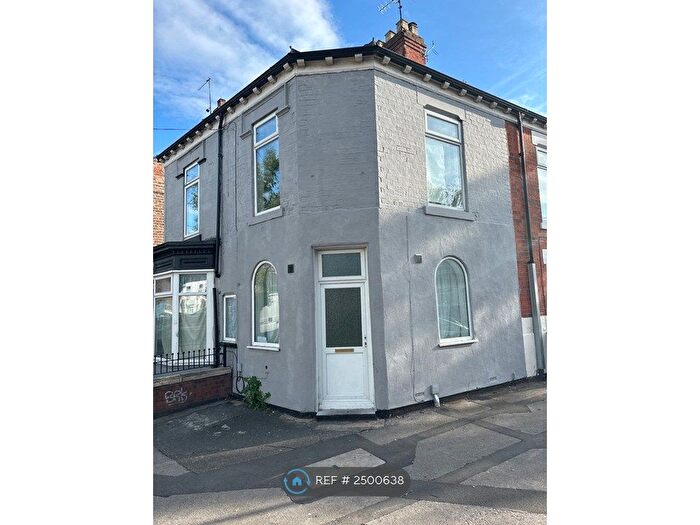 2 Bedroom Terraced House To Rent In De Lapole, Hull, HU3