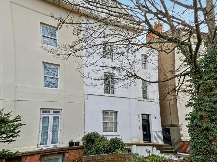 2 Bedroom Apartment For Sale In Calthorpe Road, Banbury, OX16