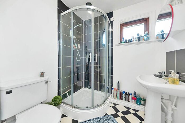 1 Bedroom Flat For Sale In Gower Road, The Ashes, SG8