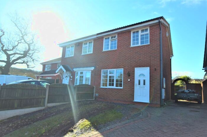 2 Bedroom Property To Rent In Stoneleigh Close, Redditch, B98