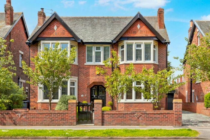 5 Bedroom Detached House To Rent In West Park Drive, Blackpool, FY3