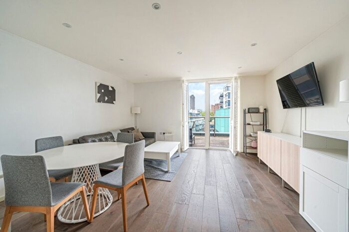 2 Bedroom Flat To Rent In Central Street, Clerkenwell, London, EC1V