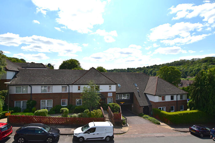 2 Bedroom Retirement Property To Rent In Valley Court, Beechwood Gardens, Caterham, Surrey, CR3