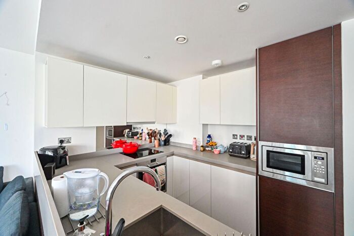 2 Bedroom Flat For Sale In Baltimore Wharf, Canary Wharf, London, E14