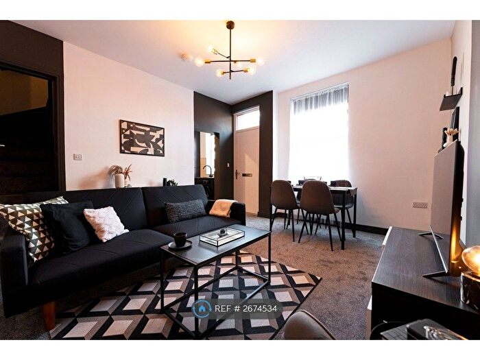 3 Bedroom Terraced House To Rent In Haddon Avenue, Leeds, LS4