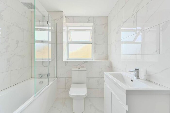 2 Bedroom Flat To Rent In Peckham Rye, Peckham, London, SE15