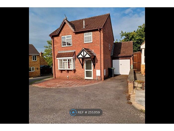 3 Bedroom Detached House To Rent In Woodshaw, Swindon, SN4