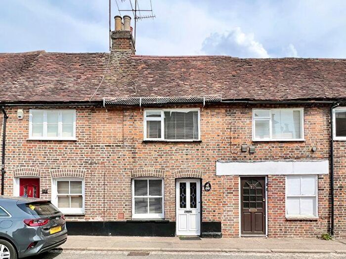 2 Bedroom Cottage To Rent In High Street, Markyate, AL3