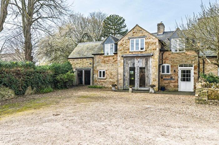 4 Bedroom Barn Conversion To Rent In West End, Kingham, OX7