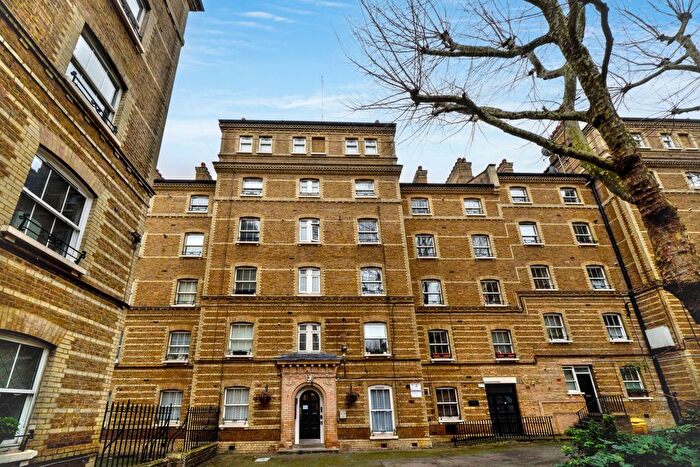 2 Bedroom Flat For Sale In Herbrand Street, London, WC1N