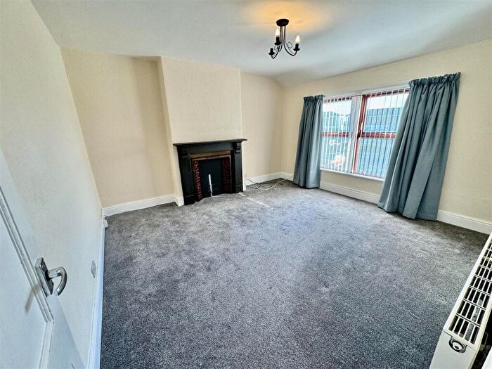 2 Bedroom Flat To Rent In New Street, Pwllheli, LL53