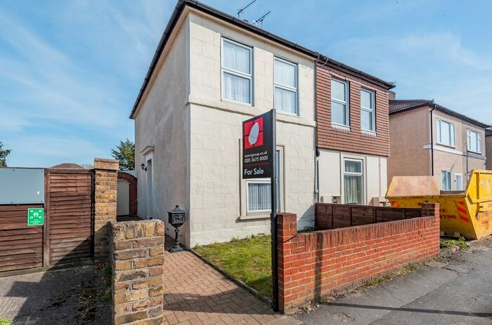 3 Bedroom Semi-Detached House To Rent In Woolwich Road, Bexleyheath, DA7