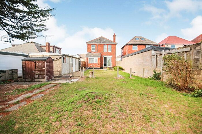 4 Bedroom Property To Rent In Wallisdown Road, Poole, BH12