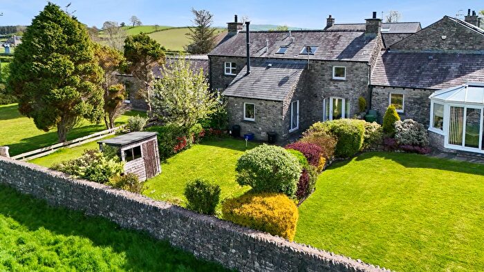 3 Bedroom Barn Conversion For Sale In Lower Haverflatts, Milnthorpe, LA7