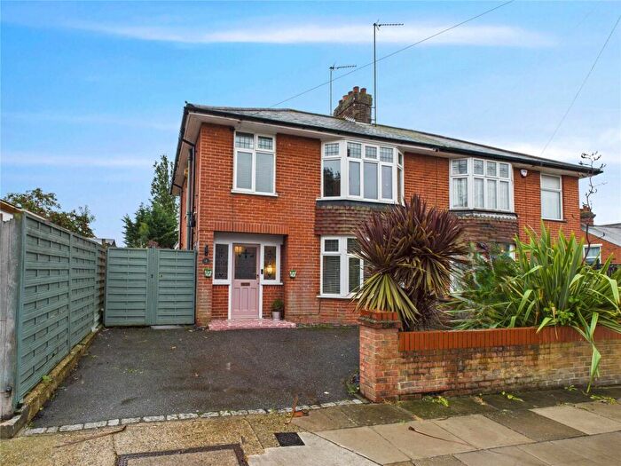 3 Bedroom Semi-Detached House For Sale In Lower Dales View Road, Ipswich, Suffolk, IP1