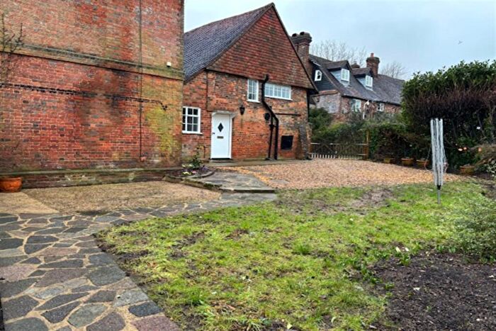 2 Bedroom House To Rent In Pauls Hill, HP10