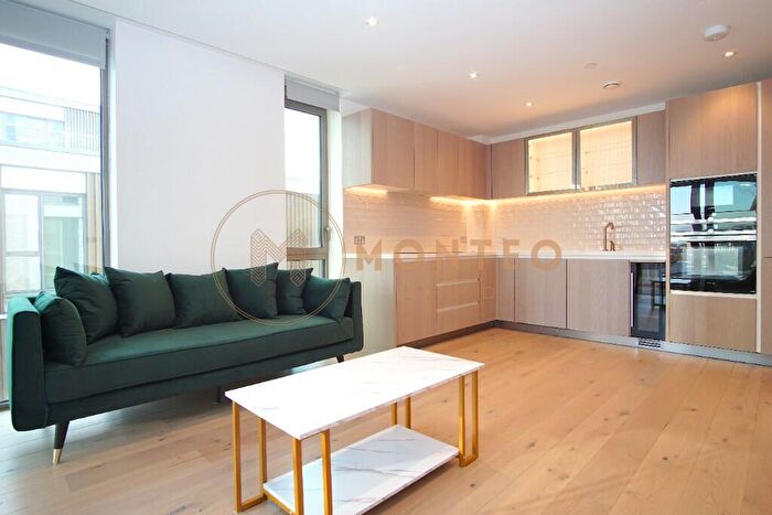 2 Bedroom Flat For Sale In Palmer Road, London, SW11