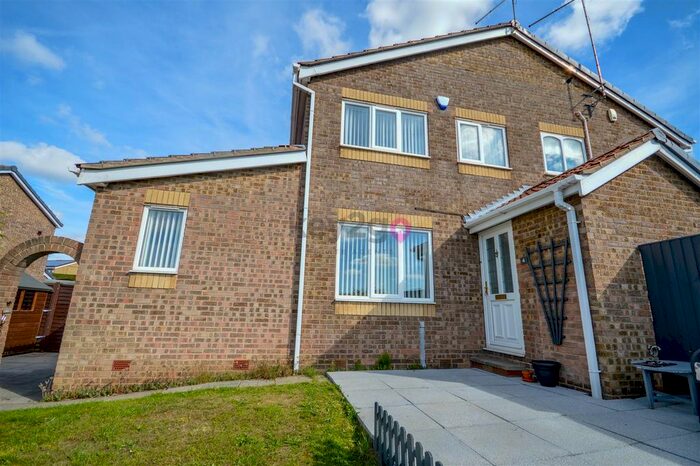 2 Bedroom End Of Terrace House To Rent In Stainmore Avenue, Sothall, S20