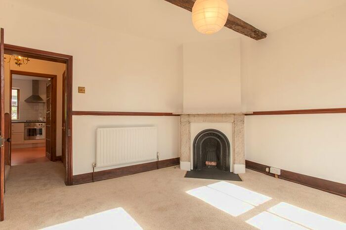 2 Bedroom Flat To Rent In Church Street, Twickenham, TW1