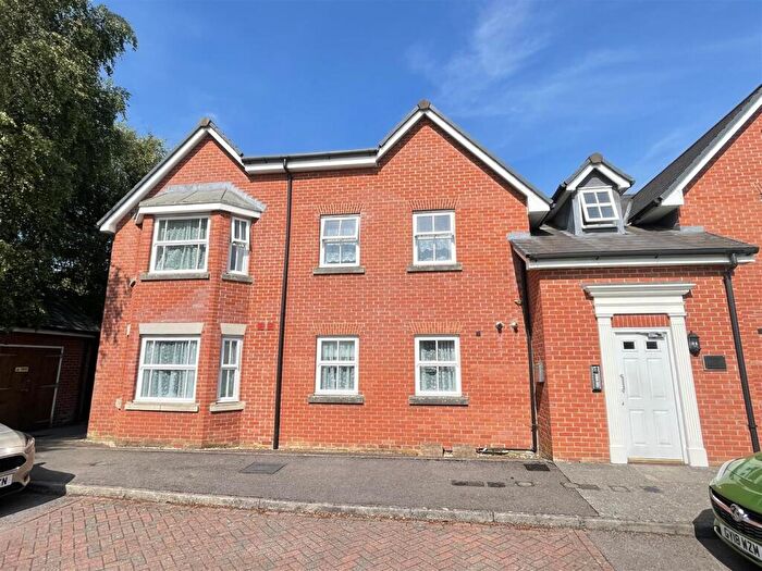 2 Bedroom Flat For Sale In Spire View, Salisbury, SP2