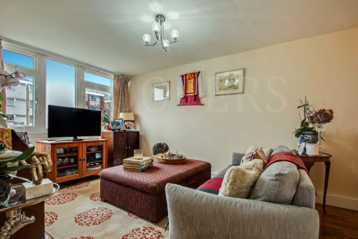 2 Bedroom Flat For Sale In Ainsworth Close, London, NW2