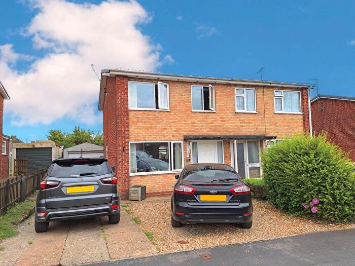 3 Bedroom Semi Detached House To Rent In Park Avenue, Driffield, YO25