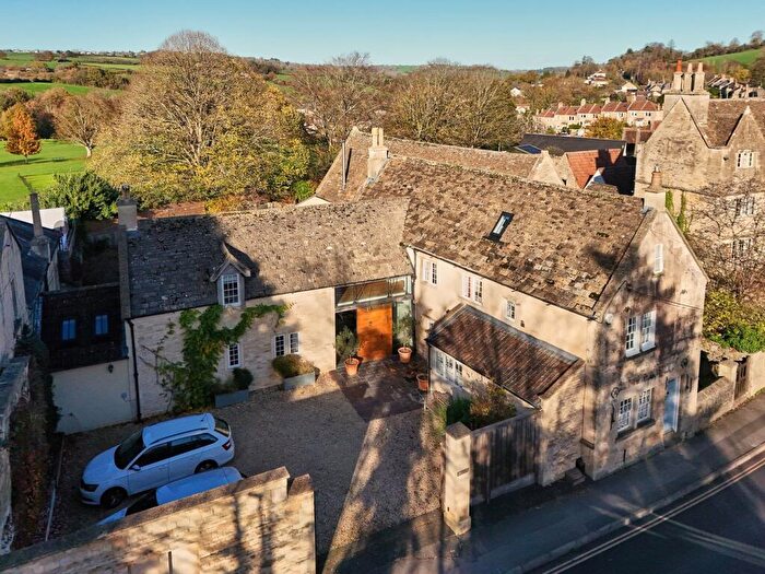 4 Bedroom Link Detached House For Sale In High Street, Box, SN13