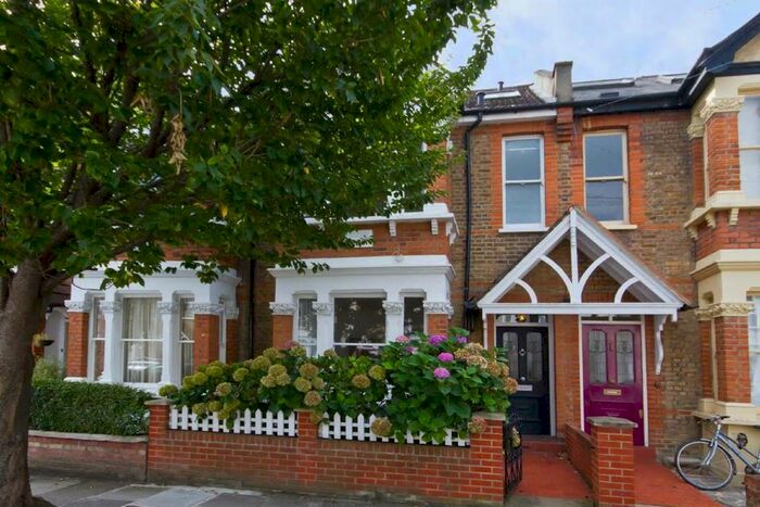 4 Bedroom Property To Rent In Whellock Road, London, W4