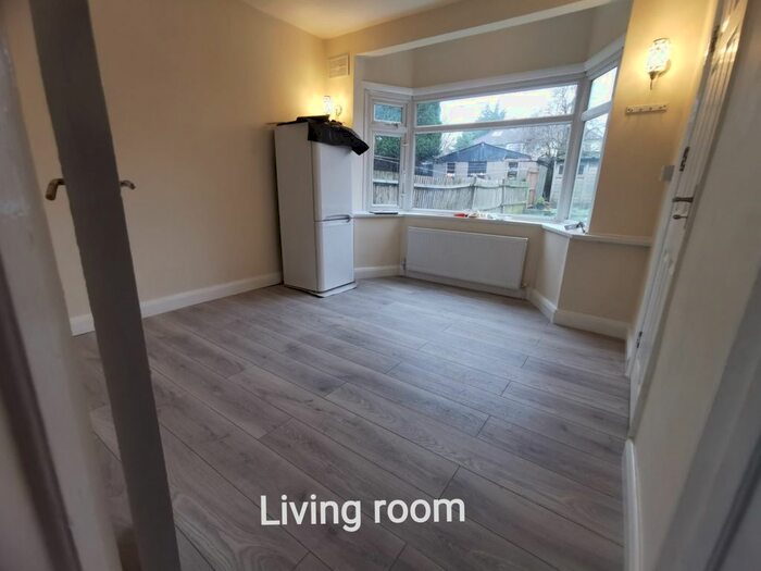 1 Bedroom Flat To Rent In The Fairway, Northolt, Greater London, UB5