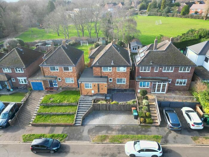 3 Bedroom Detached House For Sale In High Street, Bedmond, Hertfordshire, WD5