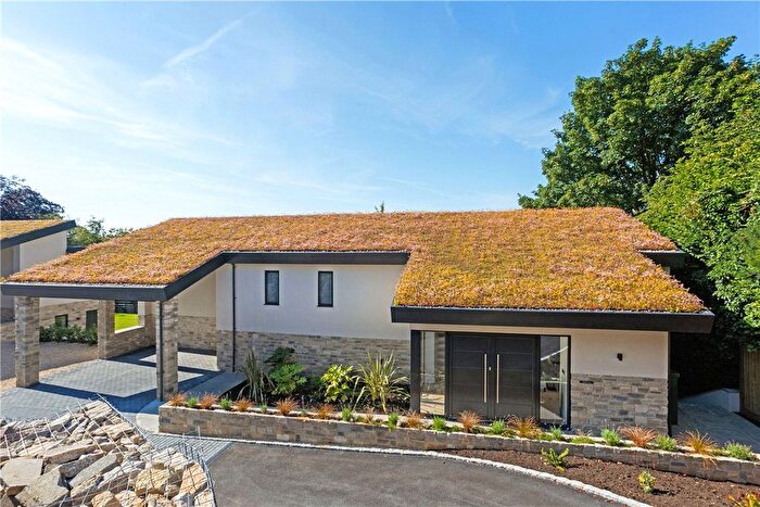 4 Bedroom Detached House For Sale In Speen Lane, Newbury, Berkshire, RG14