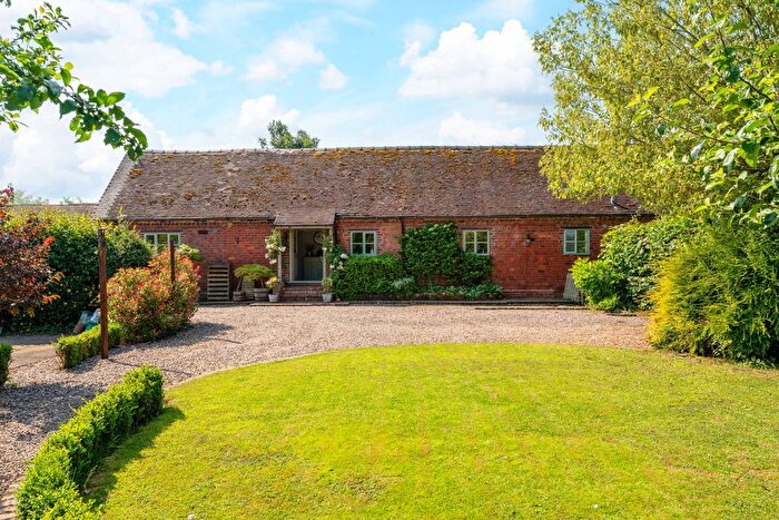 3 Bedroom Barn Conversion For Sale In Park Farm Barns, Oddingley, Droitwich, Worcestershire., WR9