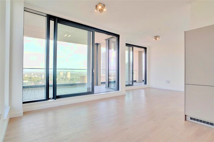 3 Bedroom Flat To Rent In Great Eastern Road, London, E15