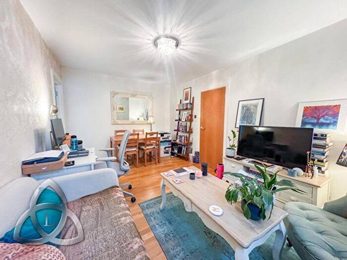 1 Bedroom Apartment For Sale In Abbey Road, Langford Court, NW8